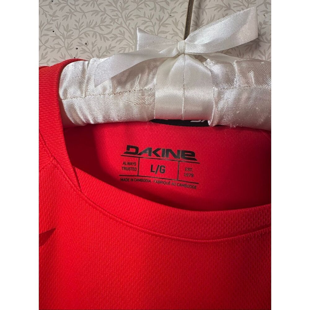 NWT Dakine athletic top - Picture 2 of 8